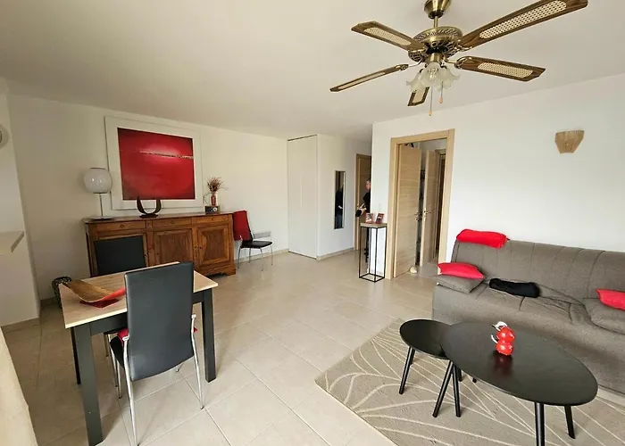 Bel Erbalunga- A Deux Pas De La Брандо